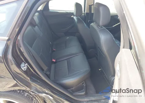 2015 Ford Focus Se z USA, uszkodzony, nr VIN 1FADP3K21FL234206